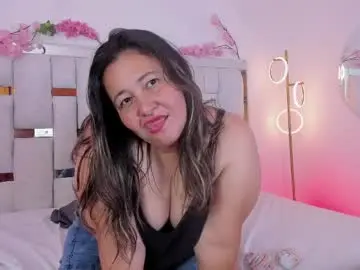 Chaturbate Adult Video Chat of andreamom_