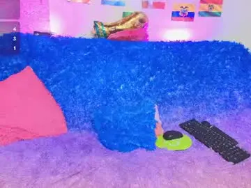 Chaturbate Live Sex Cam of nyra_queen
