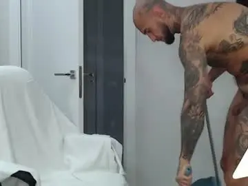Chaturbate Live Sex Cam of maxi_foxxx