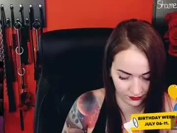 Chaturbate Live Sex Cam of gina_hotlick