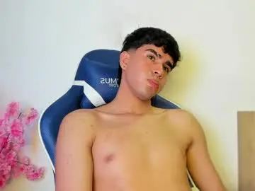 Chaturbate Free Porn Cam of andy_wood1