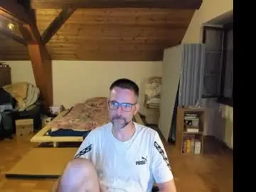 Chaturbate Best live sex cam show of supersquirrel81
