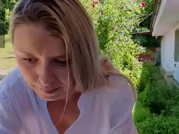 Chaturbate Live Sex Cam of danamily
