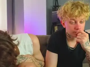Chaturbate Watch Live Sex Cams of em_chipsi