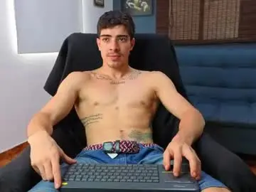 Chaturbate Private Sex Chat of ethangreey1