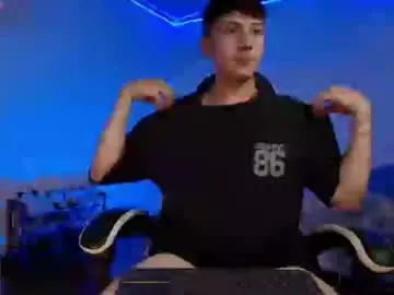 Chaturbate Live Porn of oliver_kyy