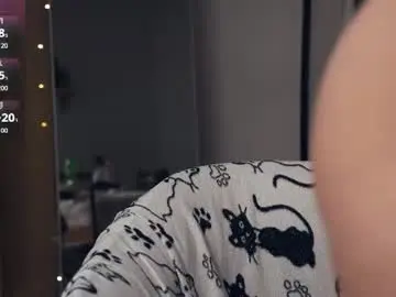 Chaturbate Live Sex Cam of glossybabe_