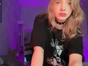 Chaturbate Live Sex Cam of itsevedarkside_