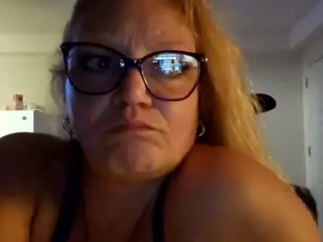 Chaturbate Watch Live Sex Cams of myhoneybadger