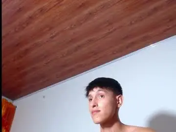 Chaturbate Free Porn Cam of rowanboy23