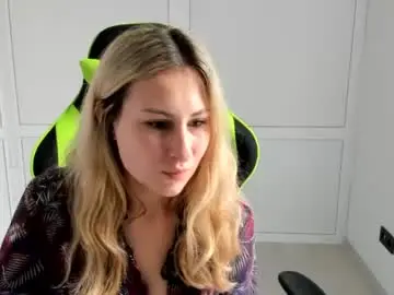 Chaturbate Live Sex Cam of julia_sunshinee