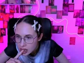 Chaturbate Nude Webcam of mona_cloud