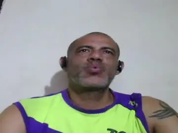 Chaturbate Live Sex Cam of retlam37