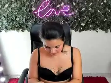 Chaturbate Live Sex Cam of destinyhills_