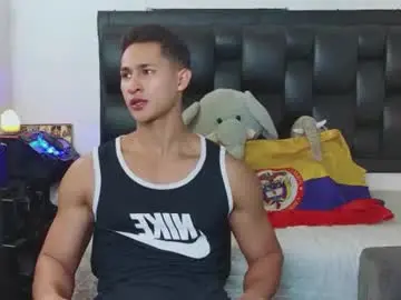 Chaturbate Best live sex cam show of benjamincooperk1