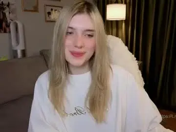 Chaturbate Live Sex Cam of honey_kors