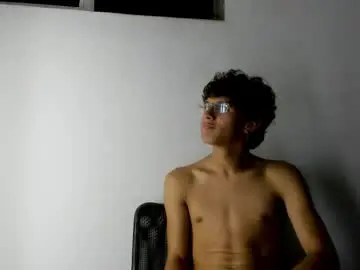 Chaturbate Best live sex cam show of adrian_wolff