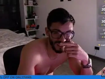 Chaturbate Live Sex of phantom_bigger1