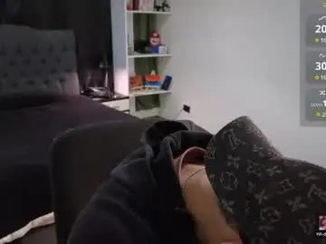 Chaturbate Free Live Porn of phantom_bigger1