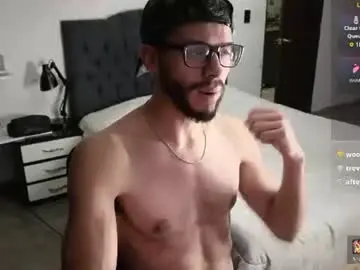 Chaturbate Watch Live Sex Cams of phantom_bigger1
