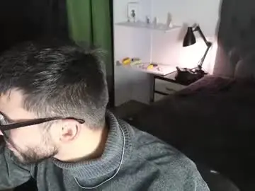 Chaturbate Live Porn of phantom_bigger1