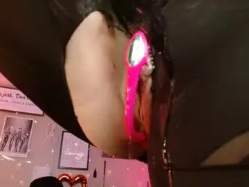 Chaturbate Free Live Porn of milf_lacey