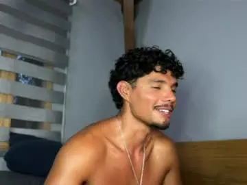 Chaturbate Best live sex cam show of daniel0910s