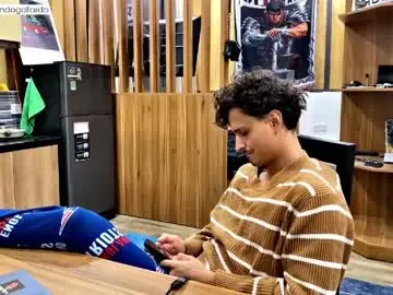 Chaturbate Adult Webcams of orlando__bloom