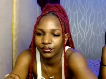 Chaturbate Live Sex Cam of raven_luxe