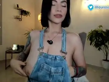 Chaturbate Live Sex Cam of laurasophya