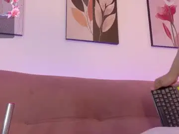 Chaturbate Free Live Porn of helen_diaz1