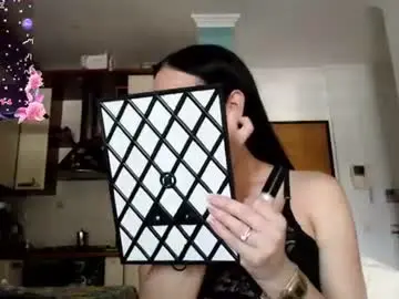 Chaturbate Live Sex of luara_