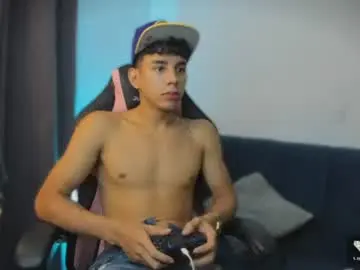 Chaturbate Watch Live Sex Cams of andrew_twink18