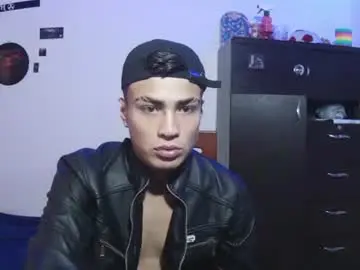 Chaturbate Free Live Porn of fenix_hardcock