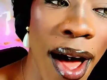 Chaturbate Nude Webcam of ebonyhansnight