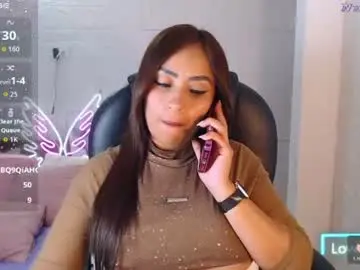 Chaturbate Live Sex Cam of paulina_galvis2700
