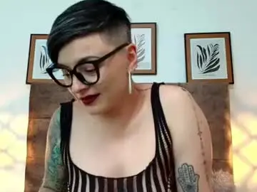 Chaturbate Live Sex Cam of kat_paradisse