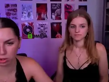 Chaturbate Live Sex Cam of amalialowell