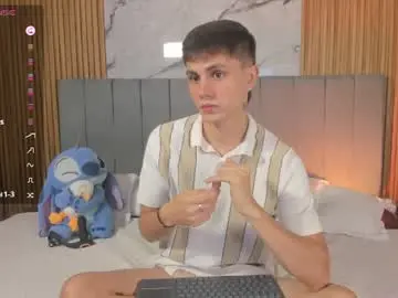Chaturbate Live Sex Cam of dustinlevine