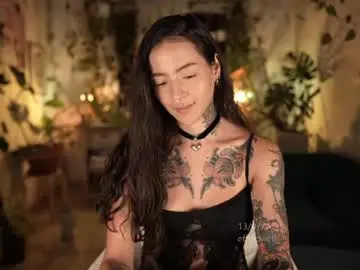 Chaturbate Live Sex Cam of effylowell_