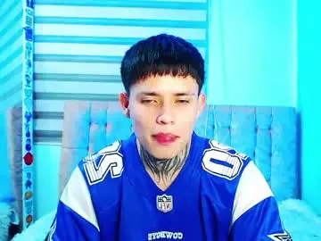 Chaturbate Live Sex Cam of _justinmoon2