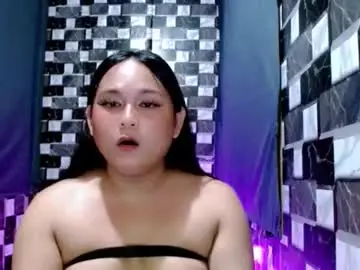 Chaturbate Live Sex Cam of hottie_uzeah21
