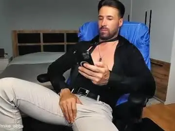 Chaturbate Sex Cam of mikestrip