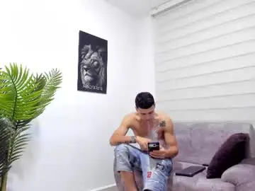 Chaturbate Live Sex Cam of juniormorris_