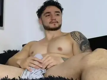 Chaturbate Live Porn of latinboyvip_