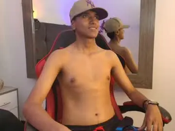 Chaturbate Live Sex Cam of alan_colthon