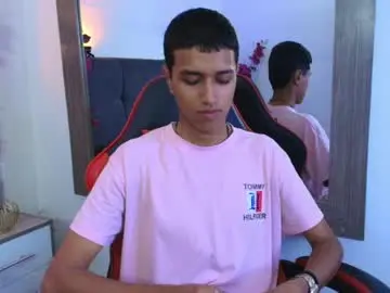 Chaturbate Live Sex Cam of alan_colthon