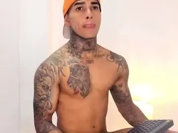 Chaturbate Nude Webcam of tyler_bell_