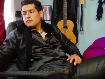 Chaturbate Free Porn Cam of dom2travelers_sm
