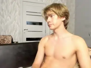 Chaturbate Live Sex Cam of milkiwy